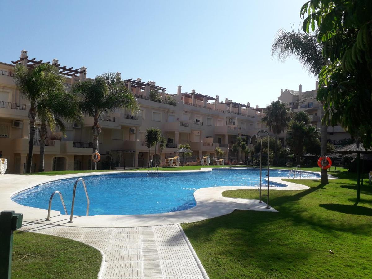 Duquesa Fairways, A Spacious Apartment With Fabulous Views And Facilities Manilva Zewnętrze zdjęcie
