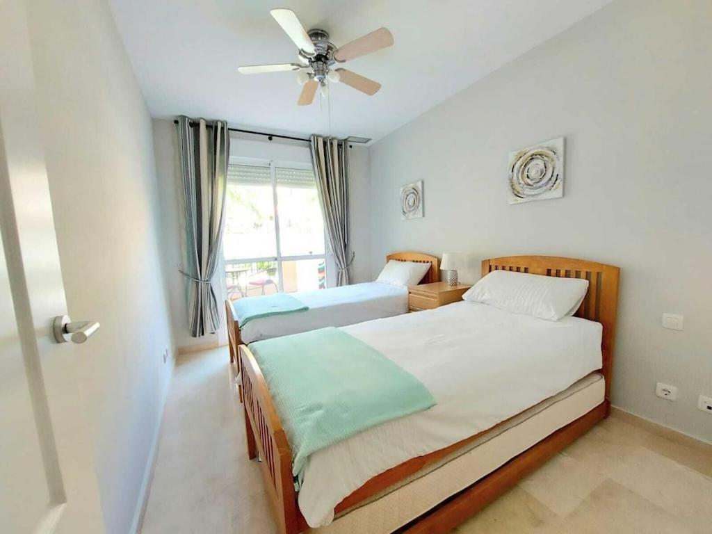 Duquesa Fairways, A Spacious Apartment With Fabulous Views And Facilities Manilva Zewnętrze zdjęcie